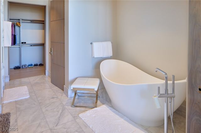 11665 Summit Club Drive 305, Las Vegas, NV 89135