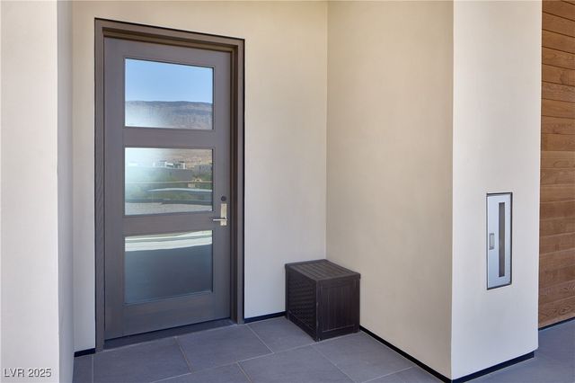 11665 Summit Club Drive 305, Las Vegas, NV 89135