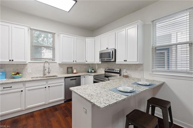205 W 36th ST, Norfolk, VA 23504