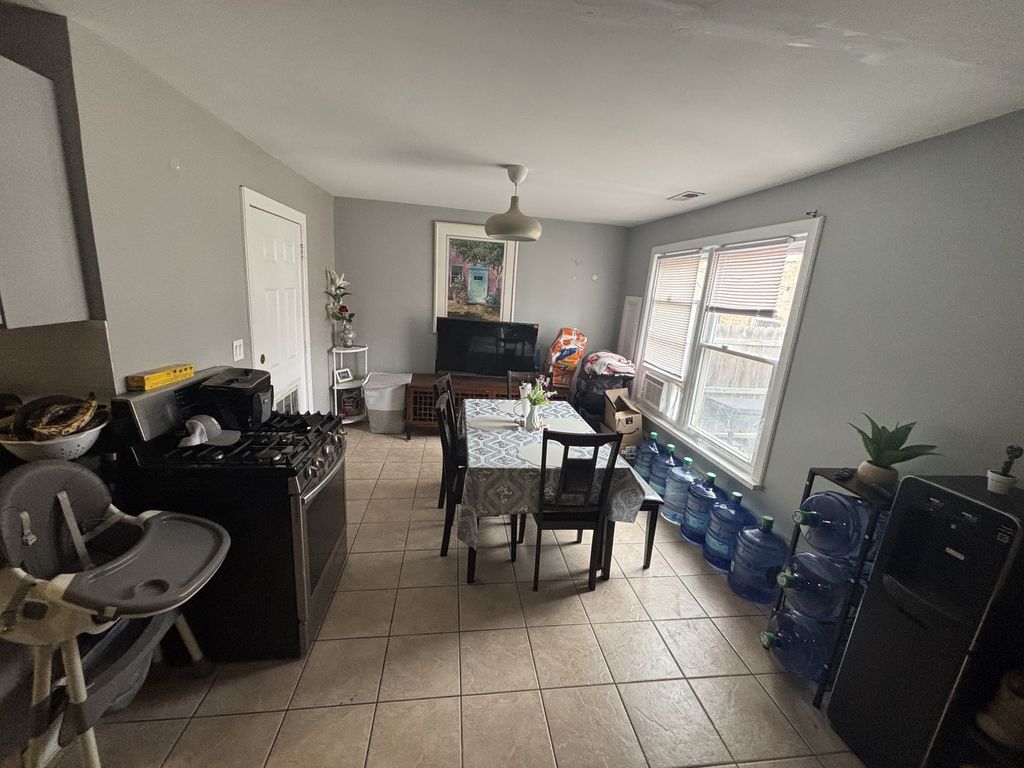 2427 S CHRISTIANA Avenue, Chicago, IL 60623 — photo 5