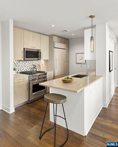 1200 Ave At Port Imperial PH702, Weehawken, NJ 07086