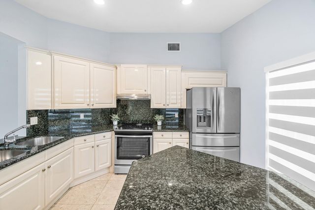 5713 Boynton Bay Circle, Boynton Beach, FL 33437