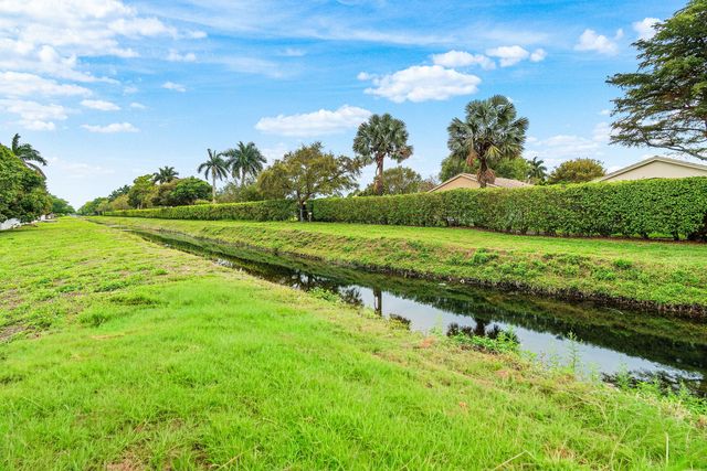 5713 Boynton Bay Circle, Boynton Beach, FL 33437