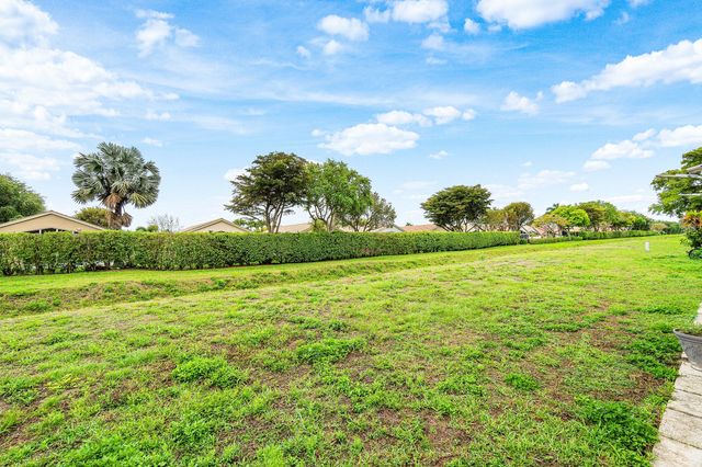 5713 Boynton Bay Circle, Boynton Beach, FL 33437