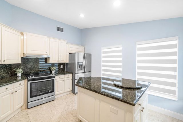 5713 Boynton Bay Circle, Boynton Beach, FL 33437