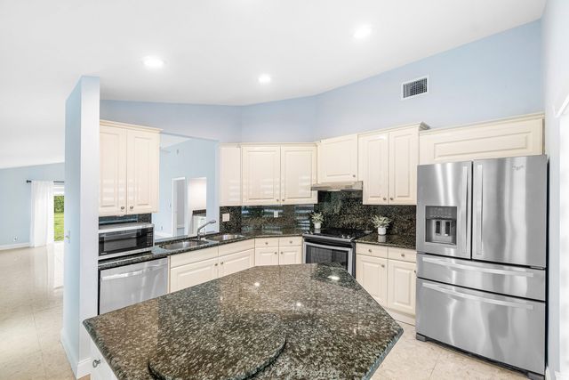 5713 Boynton Bay Circle, Boynton Beach, FL 33437