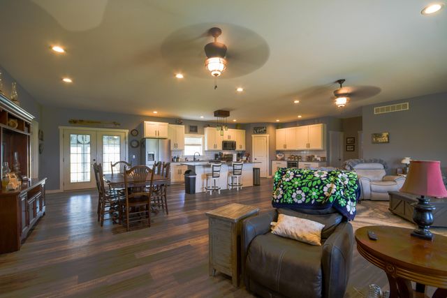 7674 Veterans Memorial Highway, Sharpsburg, KY 40374