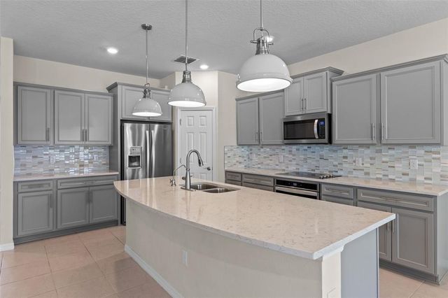13871 CARLOW PARK DRIVE, Riverview, FL 33579