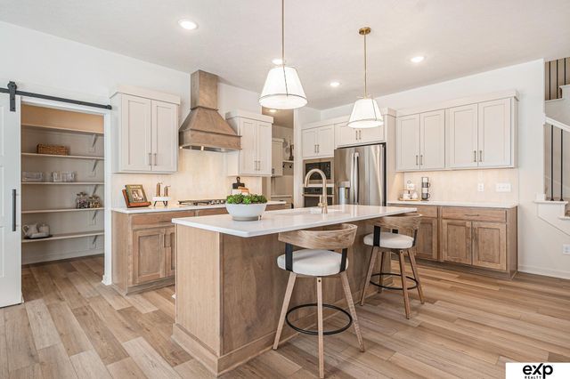 18408 Greenleaf Street, Omaha, NE 68136