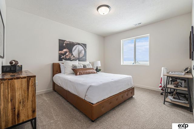 18408 Greenleaf Street, Omaha, NE 68136
