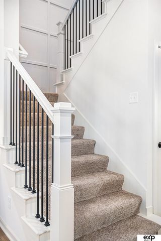 18408 Greenleaf Street, Omaha, NE 68136