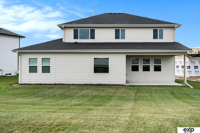 18408 Greenleaf Street, Omaha, NE 68136