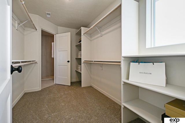18408 Greenleaf Street, Omaha, NE 68136