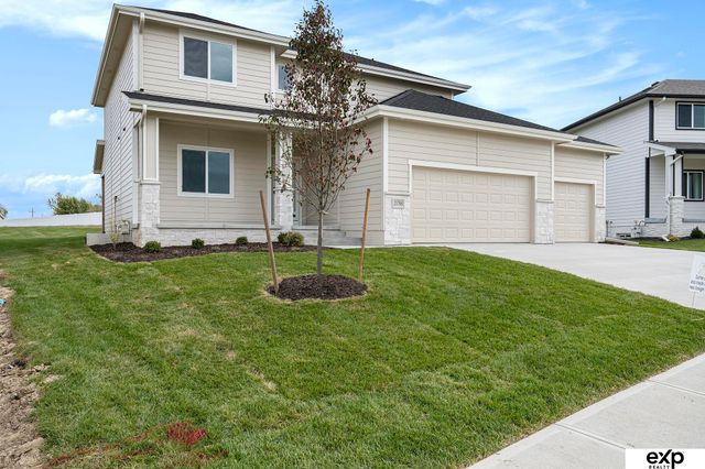 18408 Greenleaf Street, Omaha, NE 68136