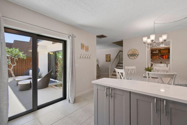 3900 SE County Line Road 22a, Jupiter, FL 33469