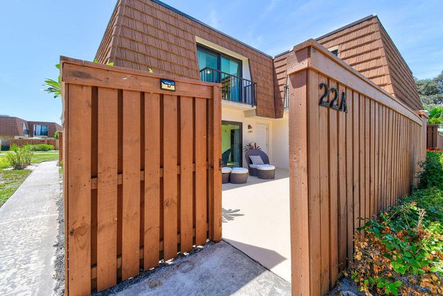 3900 SE County Line Road 22a, Jupiter, FL 33469