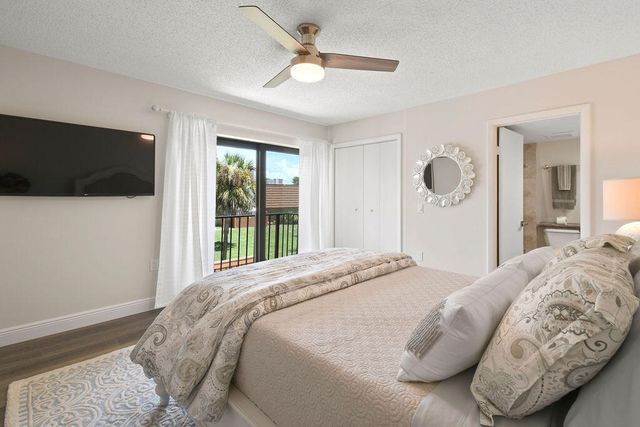 3900 SE County Line Road 22a, Jupiter, FL 33469
