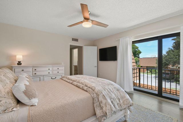 3900 SE County Line Road 22a, Jupiter, FL 33469