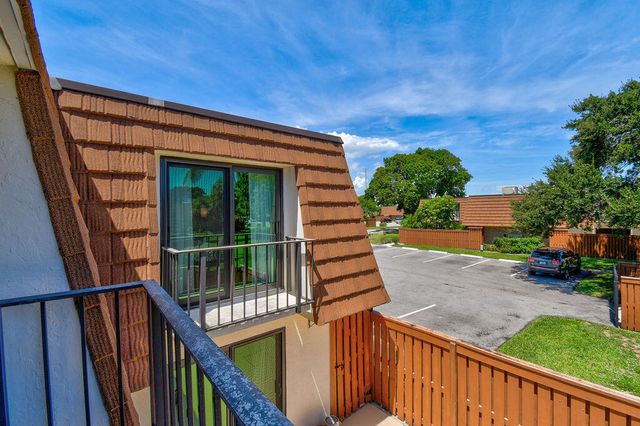 3900 SE County Line Road 22a, Jupiter, FL 33469