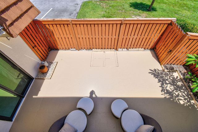 3900 SE County Line Road 22a, Jupiter, FL 33469