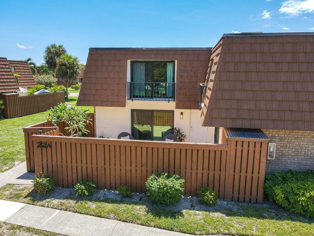 3900 SE County Line Road 22a, Jupiter, FL 33469