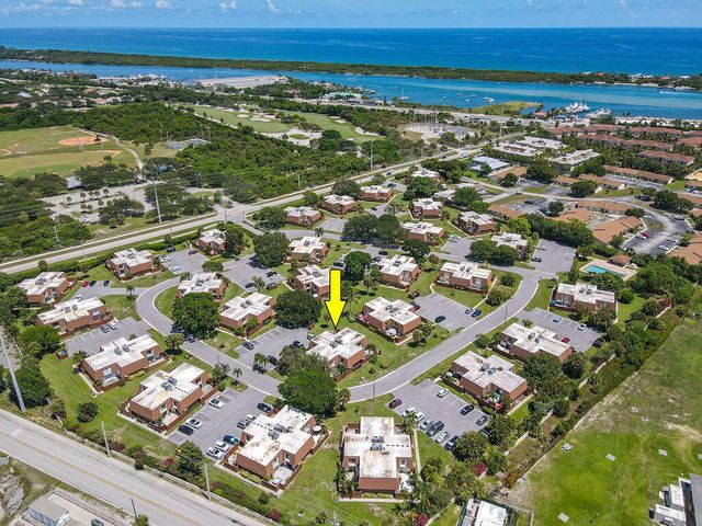 3900 SE County Line Road 22a, Jupiter, FL 33469
