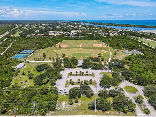 3900 SE County Line Road 22a, Jupiter, FL 33469