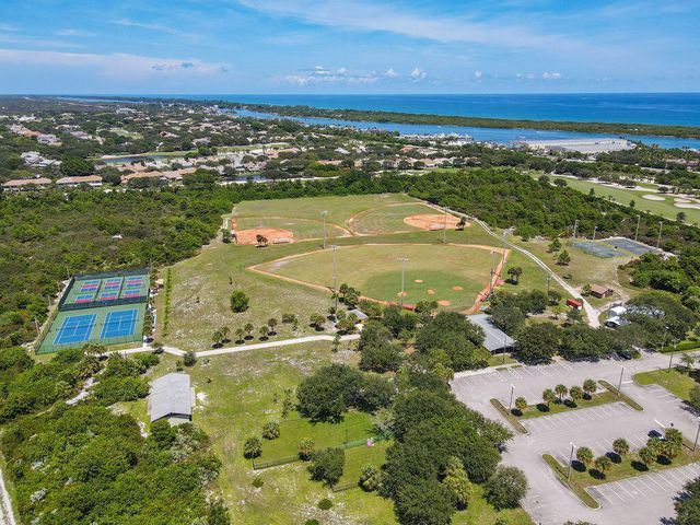3900 SE County Line Road 22a, Jupiter, FL 33469