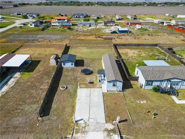 4533 E Granado Dr, Robstown, TX 78380
