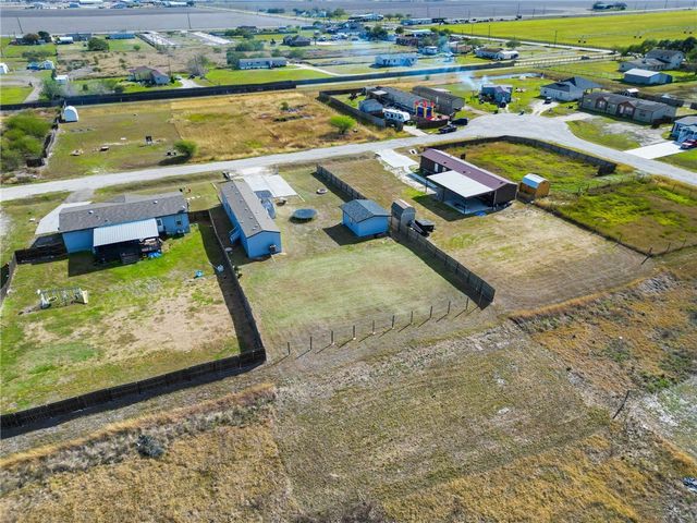 4533 E Granado Dr, Robstown, TX 78380