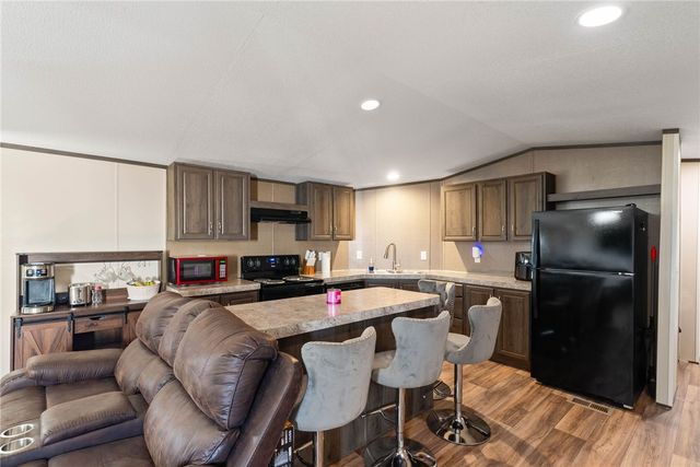 4533 E Granado Dr, Robstown, TX 78380