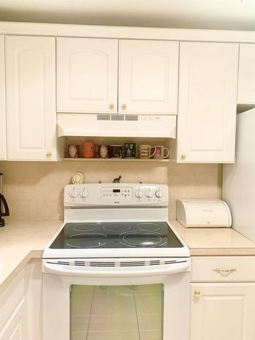 81 Kingswood E, West Palm Beach, FL 33417