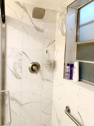 81 Kingswood E, West Palm Beach, FL 33417