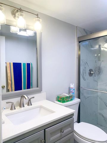 81 Kingswood E, West Palm Beach, FL 33417