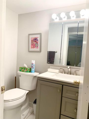 81 Kingswood E, West Palm Beach, FL 33417