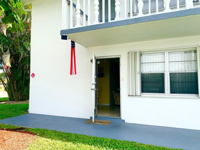 81 Kingswood E, West Palm Beach, FL 33417