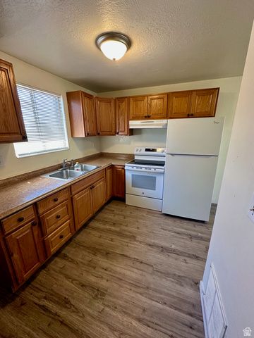 1215 E GORDON AVE, Layton, UT 84040