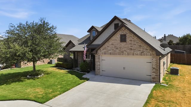 1813 Town Creek Circle, Weatherford, TX 76086