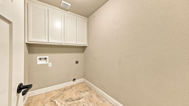 1813 Town Creek Circle, Weatherford, TX 76086