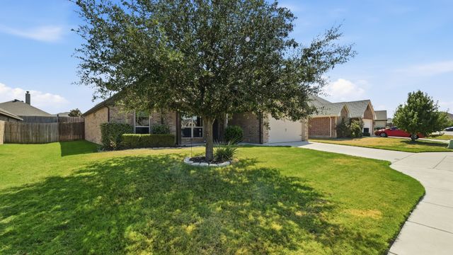 1813 Town Creek Circle, Weatherford, TX 76086