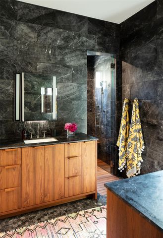 1807 W 37th ST, Austin, TX 78731