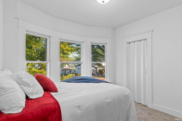 1217 Nuttman Avenue, Fort Wayne, IN 46807