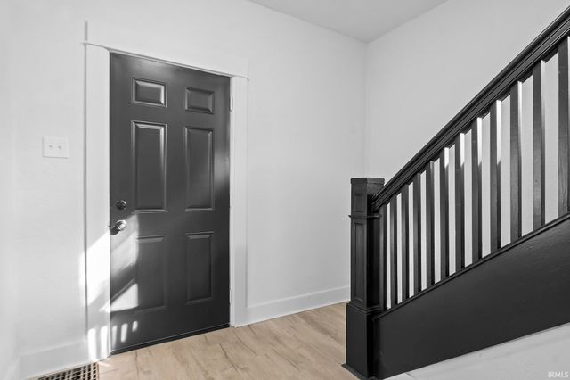 1217 Nuttman Avenue, Fort Wayne, IN 46807