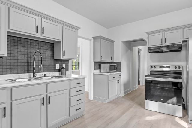 1217 Nuttman Avenue, Fort Wayne, IN 46807