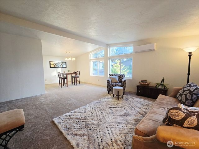 221 Parkwood Boulevard, Sequim, WA 98382