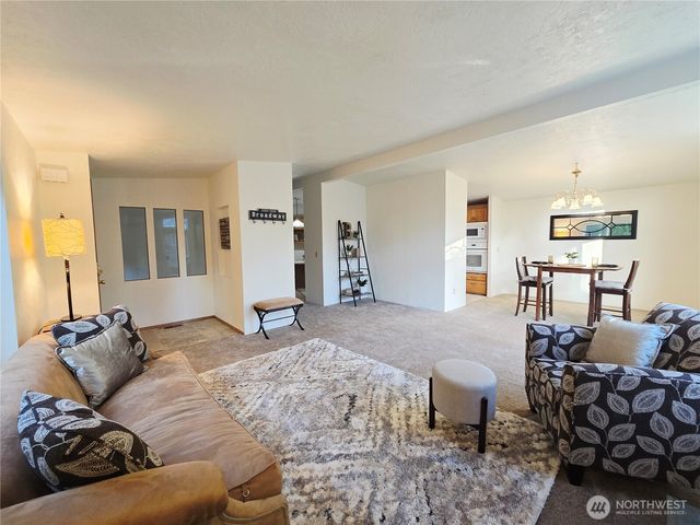 221 Parkwood Boulevard, Sequim, WA 98382