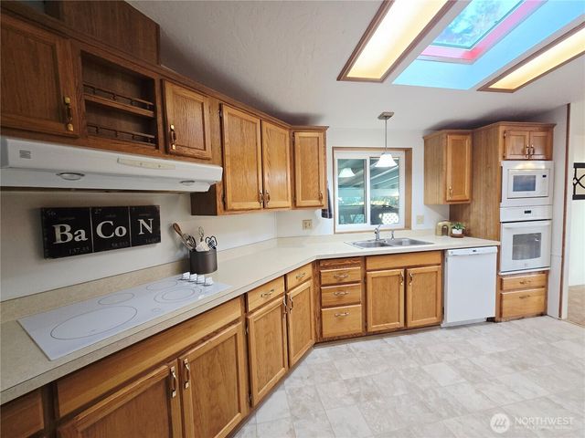 221 Parkwood Boulevard, Sequim, WA 98382