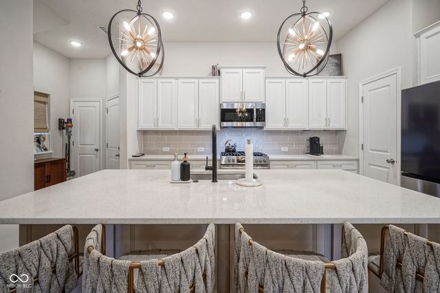 1045 Valentine Lane, Carmel, IN 46032