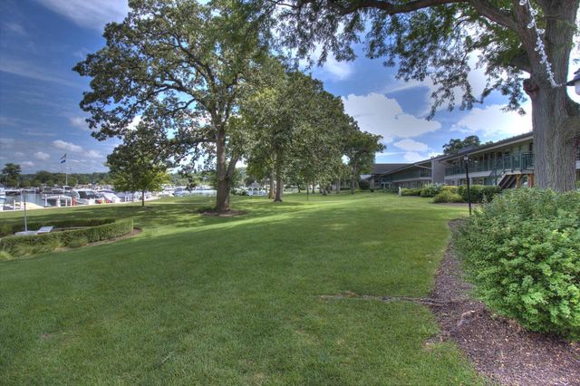 269 Fontana BOULEVARD #2369, Fontana, WI 53125