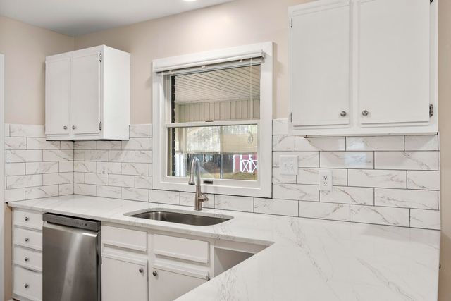 298 Summerset Lane, Summerville, SC 29483